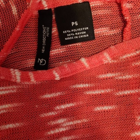 New Directions Coral/White Short Sleeve V-Neck Tunic Size  SP NWOT - Picture 5 of 6